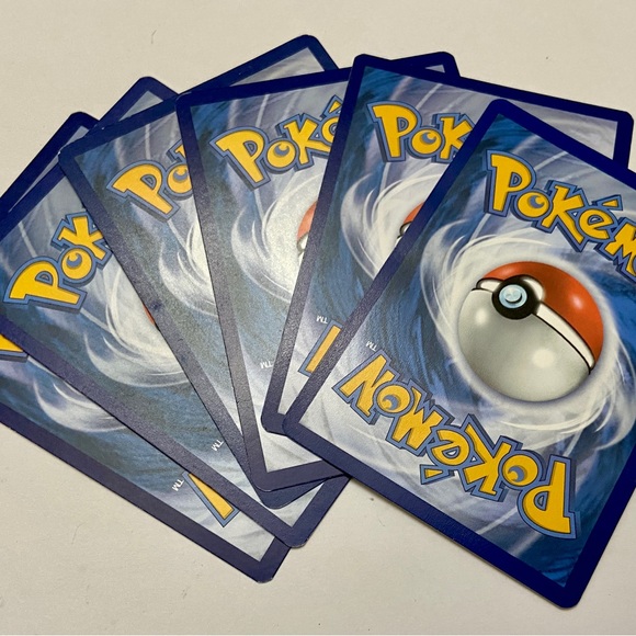 Lot of 6 Pokemon Cards # 6 - Picture 9 of 10